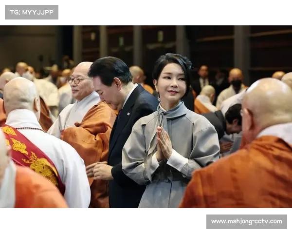 尹锡悦支持率波动分析:夫人涉案风波与体育政策调整的关系 尹锡悦支持率波动分析:夫人涉案风波与体育政策调整的关系